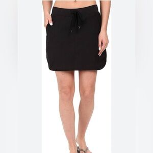 Tasc Performance Hit The Trail Skort Skirt Black Sz Medium 15.5” Hiking Athletic